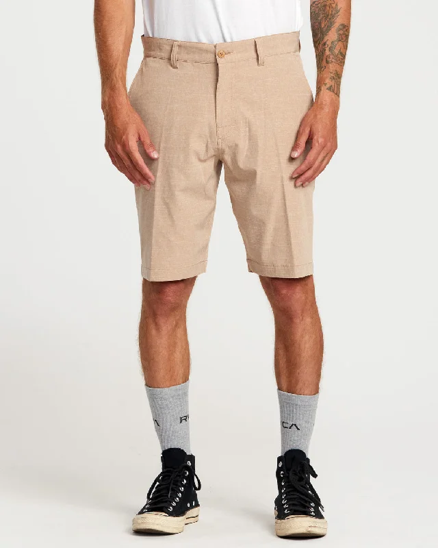 Balance Hybrid 20" Shorts - Camel