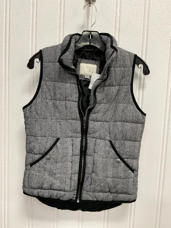 Vest Puffer & Quilted By A New Day In Black & White, Size: S